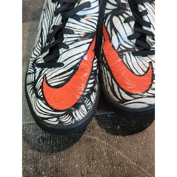 Women's Nike cleats black white orange shoes athletic - Picture 2 of 6